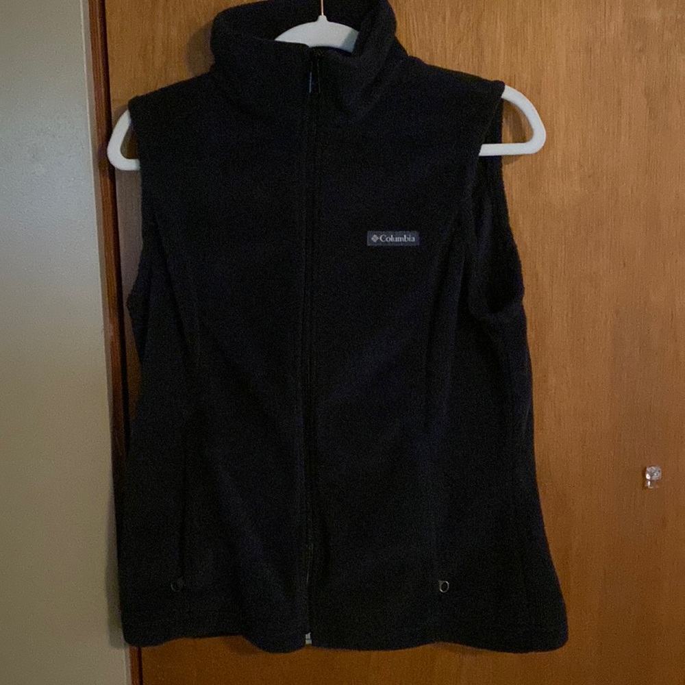 Black Columbia zipper vest
